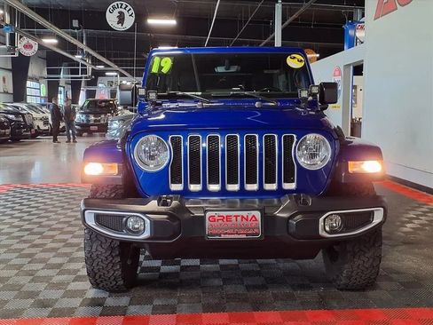 Used 2019 Jeep Wrangler Unlimited Sahara w/ Uconnect 4C Nav & Sound Group AWD/4WD image 2