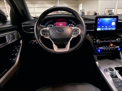 Certified 2023 Ford Explorer Limited w/ Equipment Group 301A AWD/4WD image 5