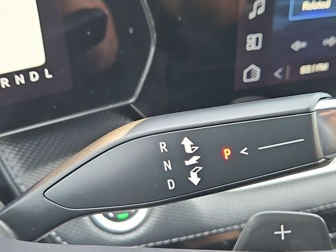 Used 2025 Chevrolet Equinox LT AWD/4WD image 20