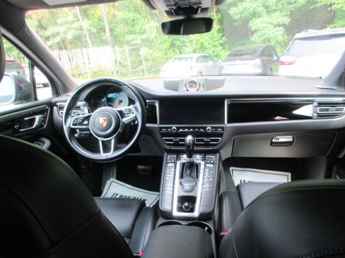 Used 2020 Porsche Macan S AWD/4WD image 17