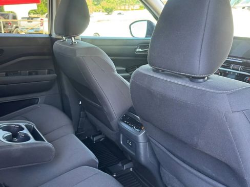 Used 2022 Nissan Pathfinder S FWD image 21