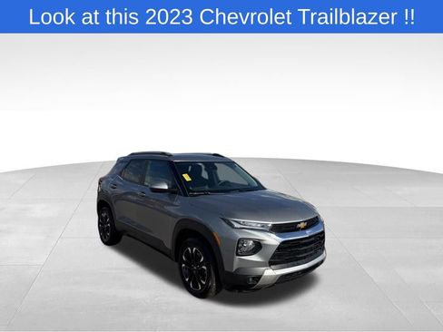 Used 2023 Chevrolet TrailBlazer LT w/ Convenience Package image 1
