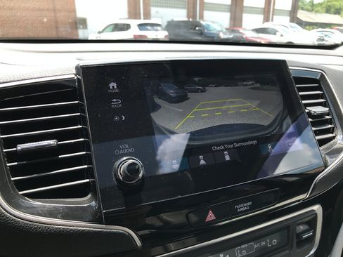 Used 2021 Honda Pilot Touring image 19