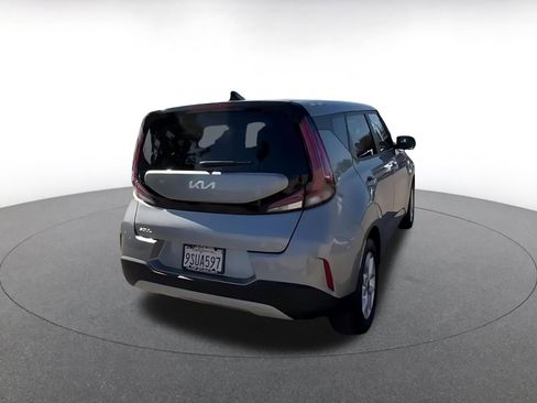 Used 2025 Kia Soul LX w/ LX Technology Package FWD image 14
