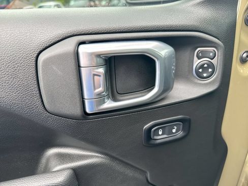 Used 2025 Jeep Wrangler Sport AWD/4WD image 20