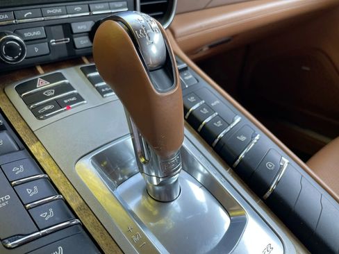 Used 2016 Porsche Panamera S image 31