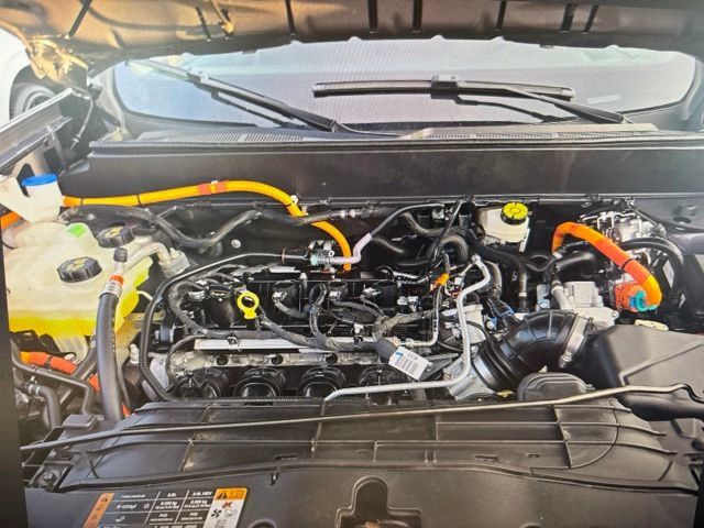 Used 2024 Ford Maverick Lariat w/ Black Appearance Package FWD image 5