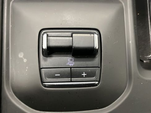 Used 2025 GMC Sierra 2500 Denali Ultimate AWD/4WD image 32