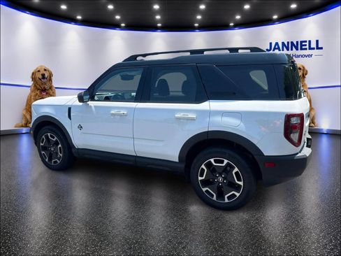Used 2022 Ford Bronco Sport Outer Banks w/ Tech Package AWD/4WD image 8