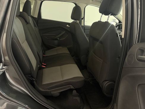 Used 2017 Ford Escape SE w/ Equipment Group 201A AWD/4WD image 19