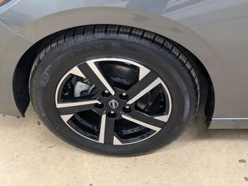 Used 2024 Nissan Sentra SV image 25