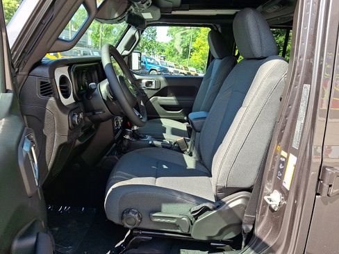 New 2026 Jeep Wrangler Unlimited Sport AWD/4WD image 9