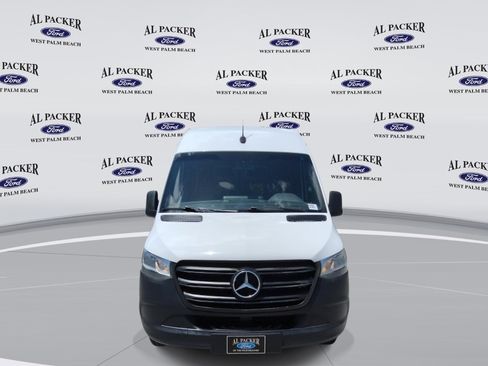 Used 2019 Mercedes-Benz Sprinter 2500 image 8