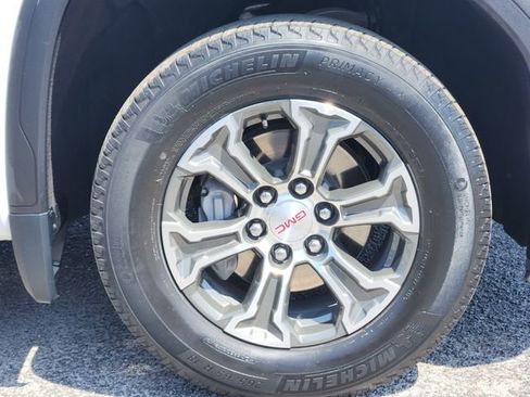 Used 2024 GMC Sierra 1500 SLT image 9