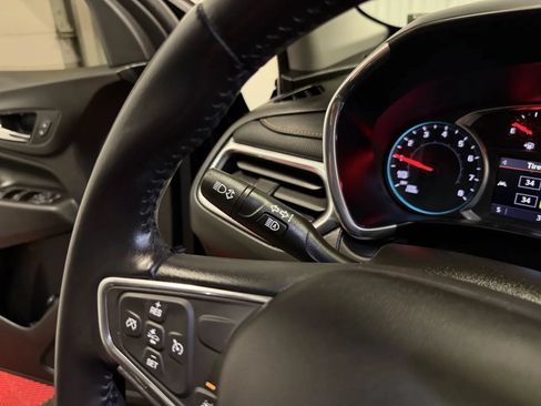 Used 2020 Chevrolet Equinox Premier w/ Premier Redline Edition FWD image 23