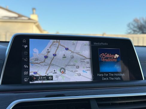 Used 2017 BMW 750i xDrive image 37