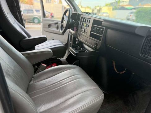 Used 2011 Chevrolet Express 3500 LS image 20