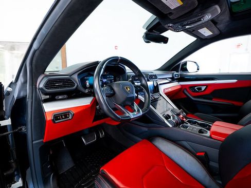 Used 2022 Lamborghini Urus AWD/4WD image 31