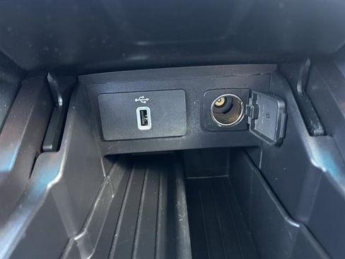 Used 2017 Ford Explorer Platinum image 24