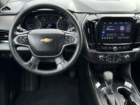 Used 2023 Chevrolet Traverse LT image 13