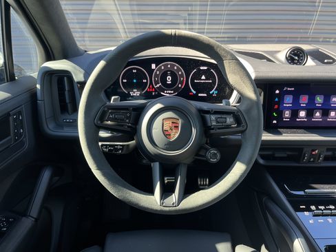 Certified 2026 Porsche Cayenne GTS image 28