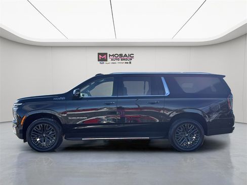 Used 2026 Chevrolet Suburban High Country w/ Sun And Tow Package image 4