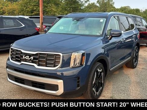 Used 2024 Kia Telluride S w/ S Sunroof Package FWD image 3
