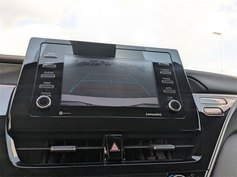 Used 2022 Toyota Camry LE image 21