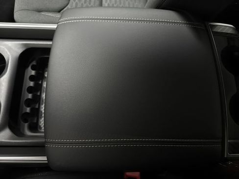 New 2026 RAM 1500 4x4 Crew Cab image 19