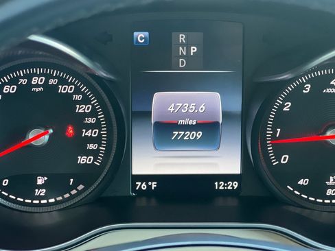 Used 2017 Mercedes-Benz GLC 300 4MATIC image 31