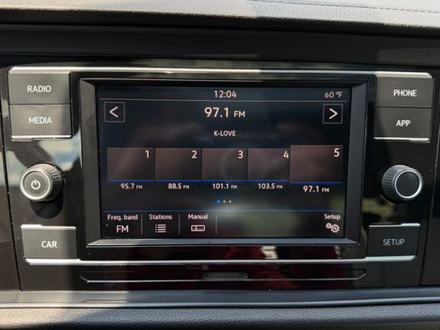 Used 2019 Volkswagen Jetta R-Line FWD image 18