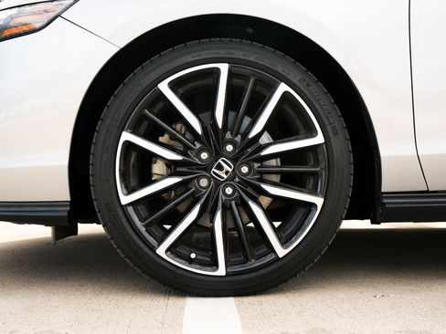 Used 2023 Honda Accord Touring image 14