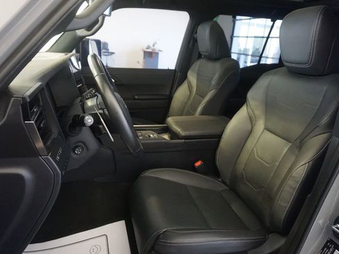 Used 2024 Lexus GX 550 w/ Cold Area Package AWD/4WD image 22