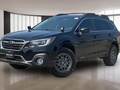 Used 2018 Subaru Outback 2.5i Limited AWD/4WD image 2