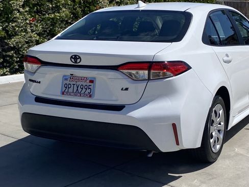 Certified 2025 Toyota Corolla LE FWD image 4