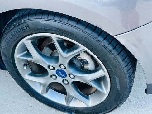 Used 2013 Ford Focus SE FWD image 25