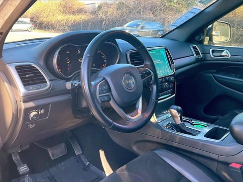 Used 2021 Jeep Grand Cherokee Laredo X image 15