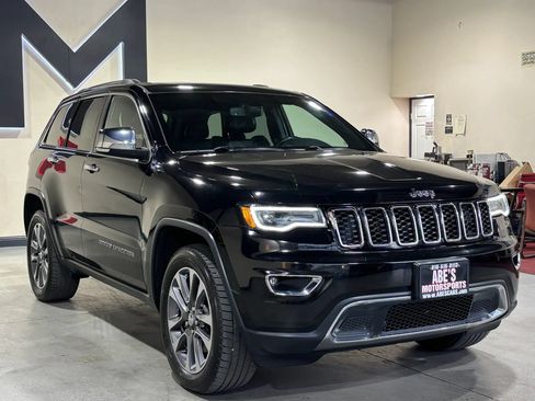 Used 2018 Jeep Grand Cherokee Limited w/ Luxury Group II AWD/4WD image 2