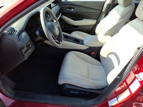 Used 2024 Honda Accord EX image 11