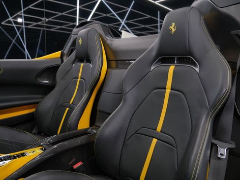 Used 2024 Ferrari SF90 Spider image 24