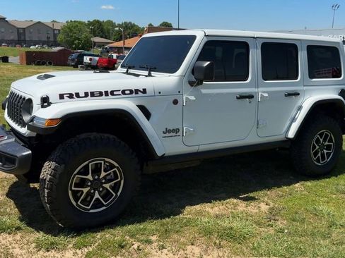 Used 2026 Jeep Wrangler Unlimited Rubicon AWD/4WD image 3