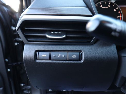 Used 2024 Nissan Altima 2.5 SV image 31