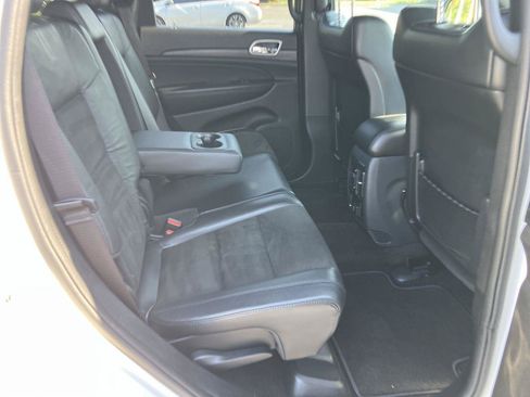 Used 2019 Jeep Grand Cherokee Altitude RWD image 30