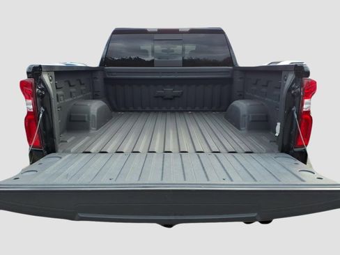 Used 2020 Chevrolet Silverado 1500 LT Trail Boss w/ Midnight Edition image 6