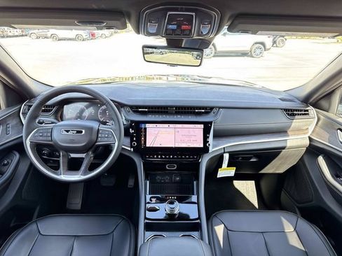New 2026 Jeep Grand Cherokee Limited AWD/4WD image 13
