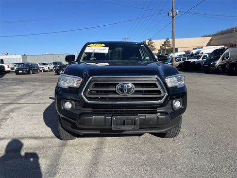 Certified 2022 Toyota Tacoma SR5 image 5