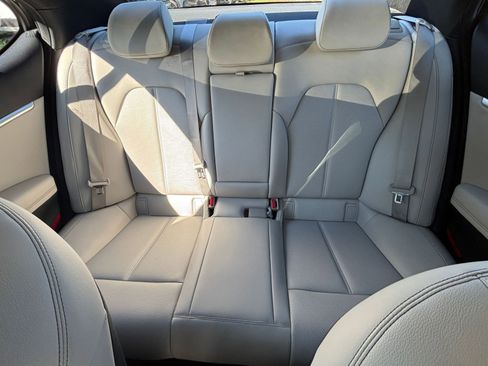 Used 2025 Genesis G70 2.5T image 38