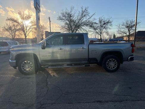 Used 2026 Chevrolet Silverado 2500 LTZ w/ LTZ Plus Package AWD/4WD image 4