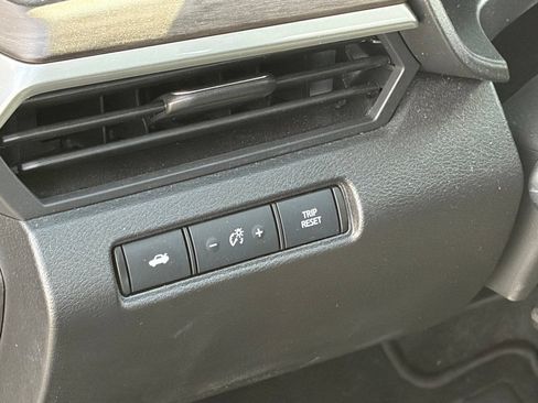 Used 2025 Nissan Altima 2.5 SV FWD image 8