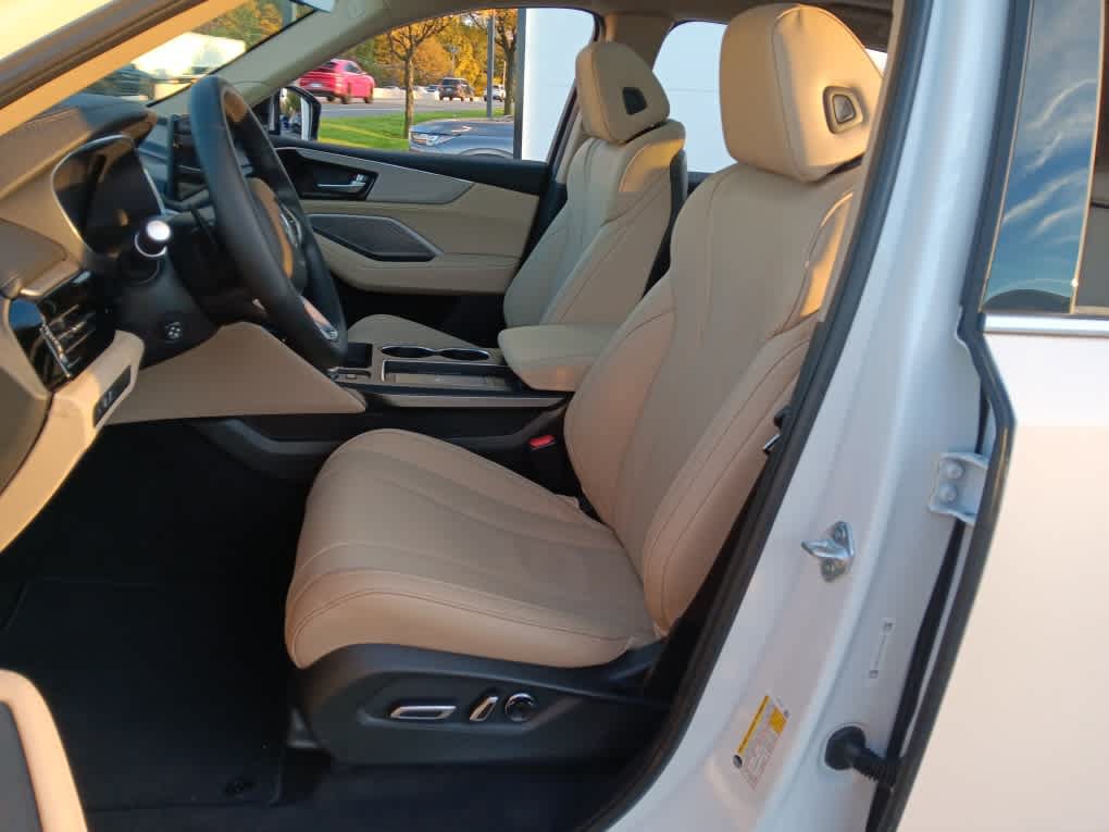 Used 2026 Acura MDX SH-AWD image 11